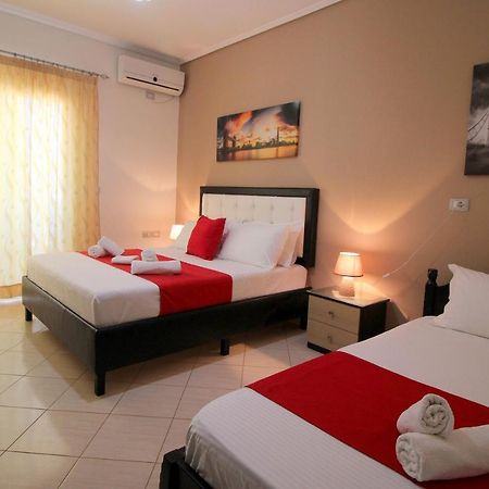Centrum Hotel Ksamil Buitenkant foto