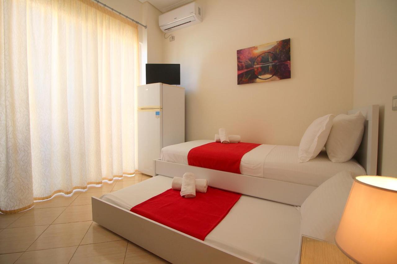 Centrum Hotel Ksamil Buitenkant foto