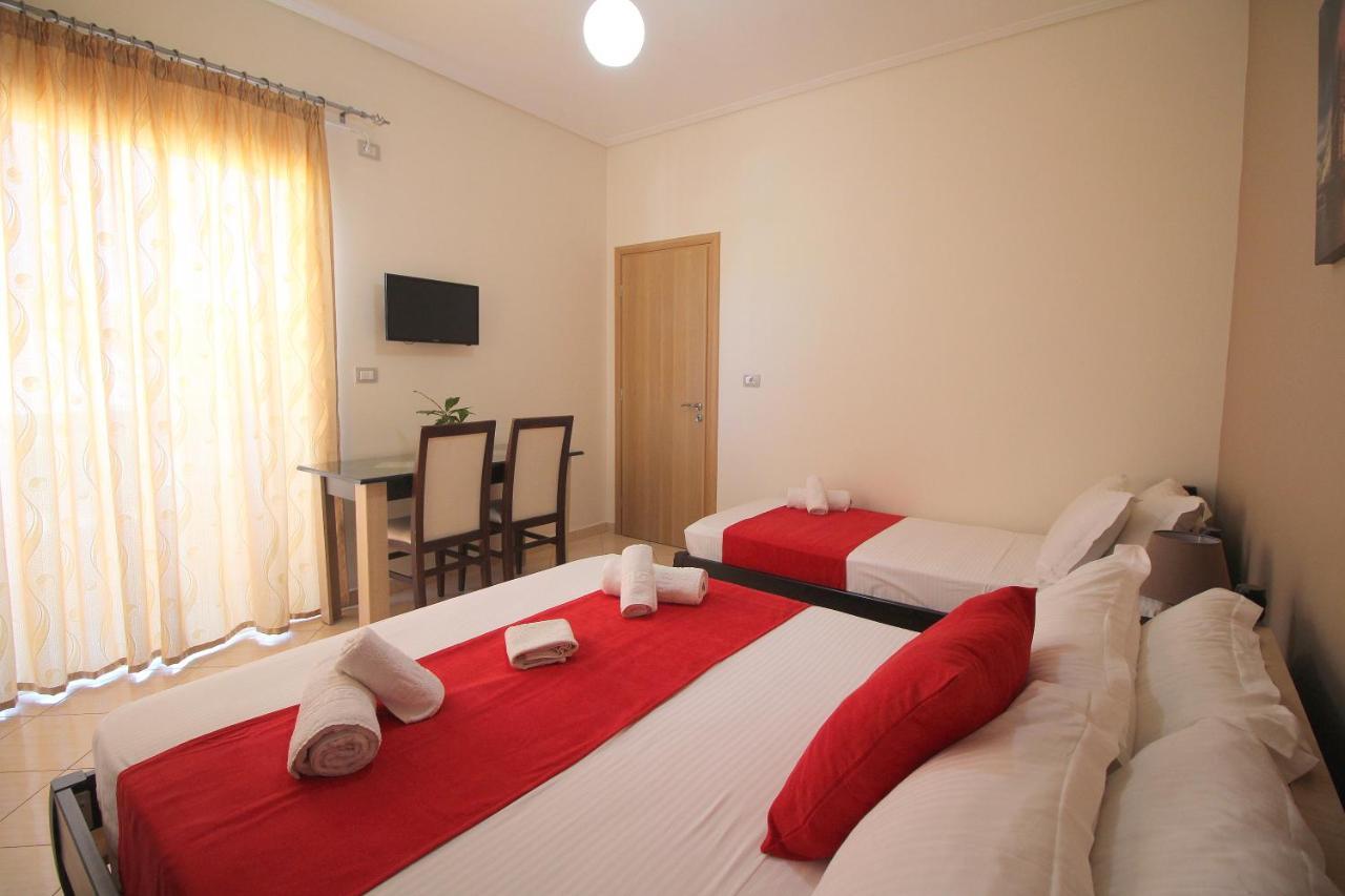 Centrum Hotel Ksamil Buitenkant foto